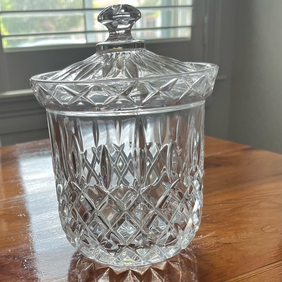 Elegant Crystal Glass Jar with Lid - Picture 1 of 8